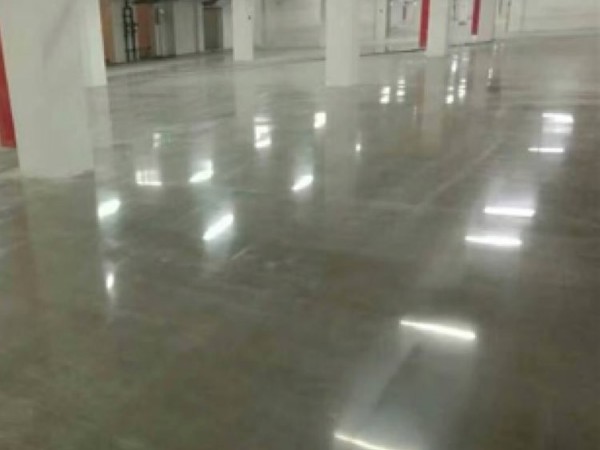 优耐地坪和您一起了解金刚砂耐磨地坪的五大优势与施工工艺